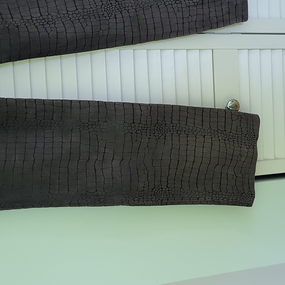 VINTAGE 100% leather (snakeskin print) pants. Needs repair! - Picture 8 of 8